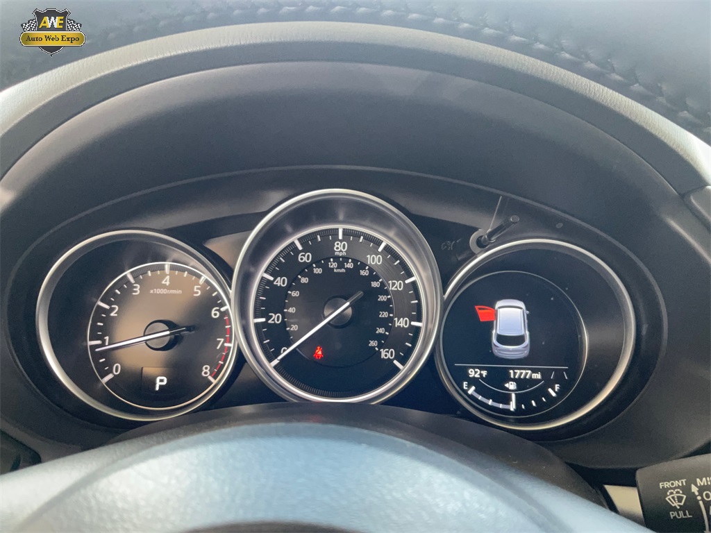 Vehicle image 33 of 60