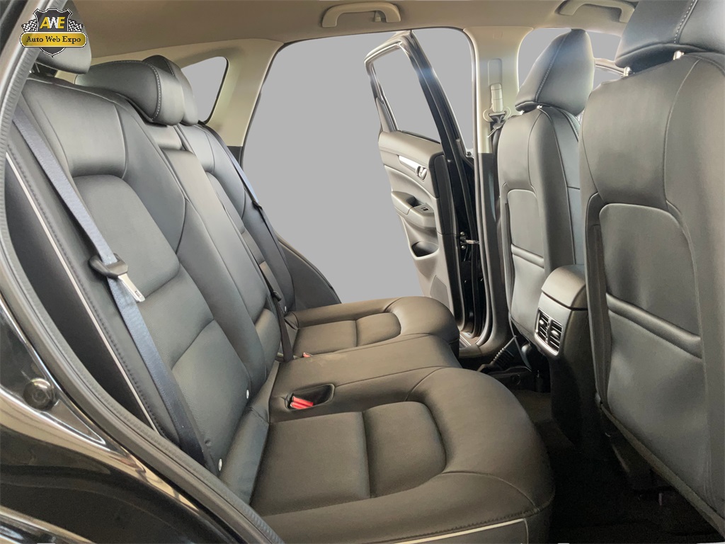 Vehicle image 14 of 60