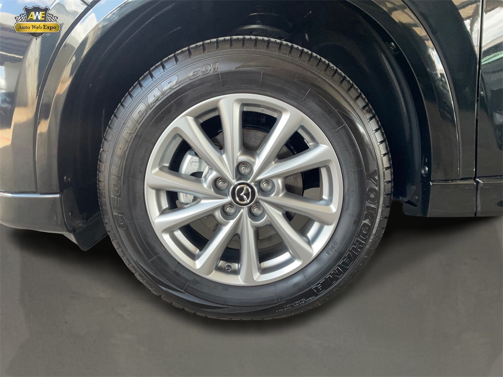 Vehicle image 10 of 60