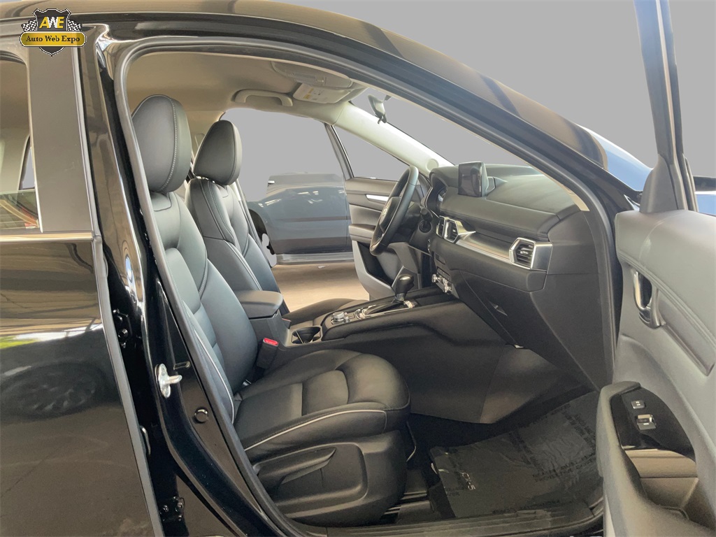 Vehicle image 25 of 60