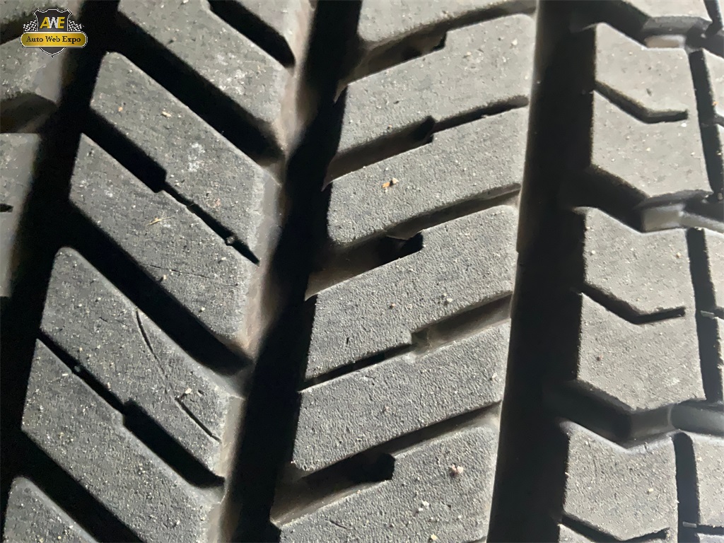 Vehicle image 55 of 60