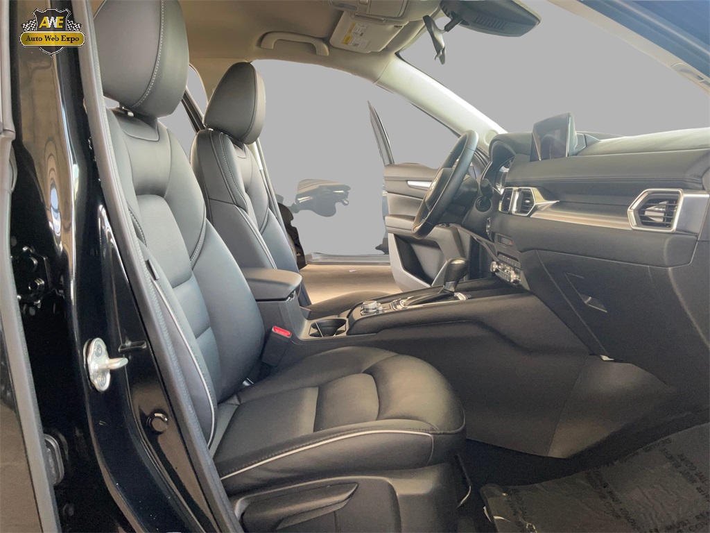 Vehicle image 18 of 60
