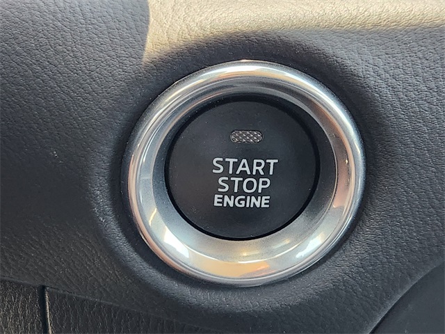 Vehicle image 20 of 22