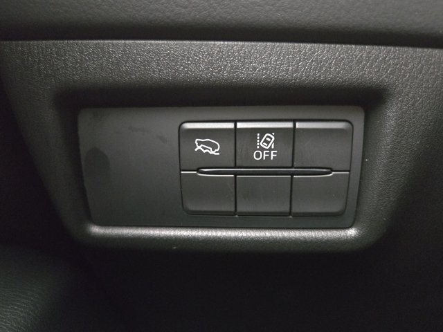 Vehicle image 30 of 33