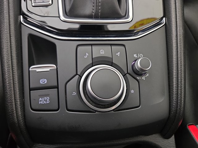 Vehicle image 27 of 33