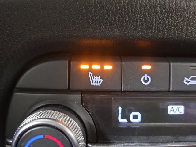 Vehicle image 29 of 33