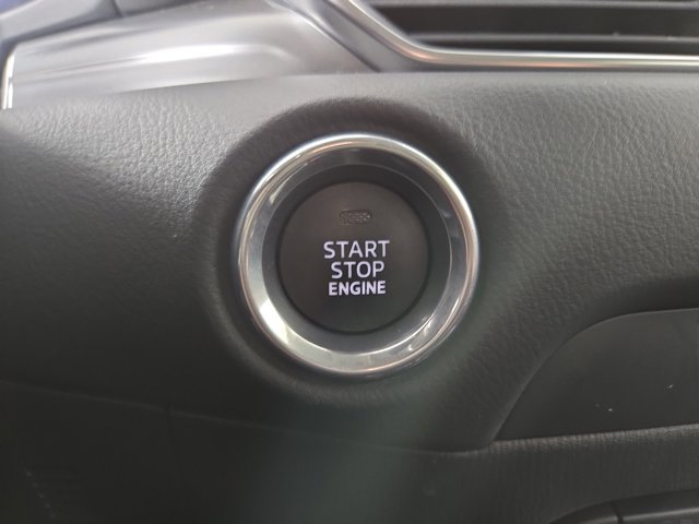 Vehicle image 26 of 33