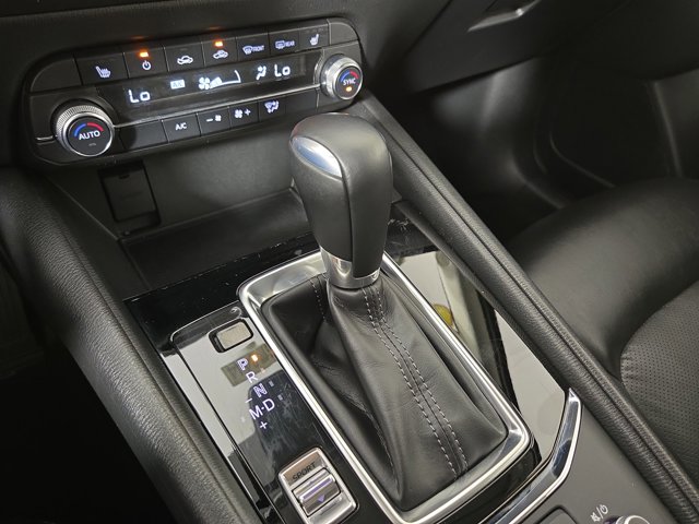 Vehicle image 24 of 33