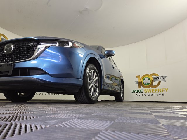 Vehicle image 10 of 33