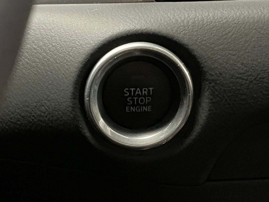 Vehicle image 24 of 38