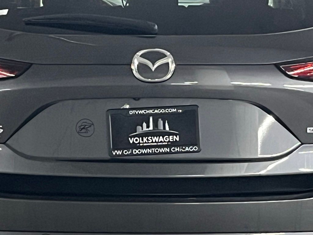 Vehicle image 35 of 38