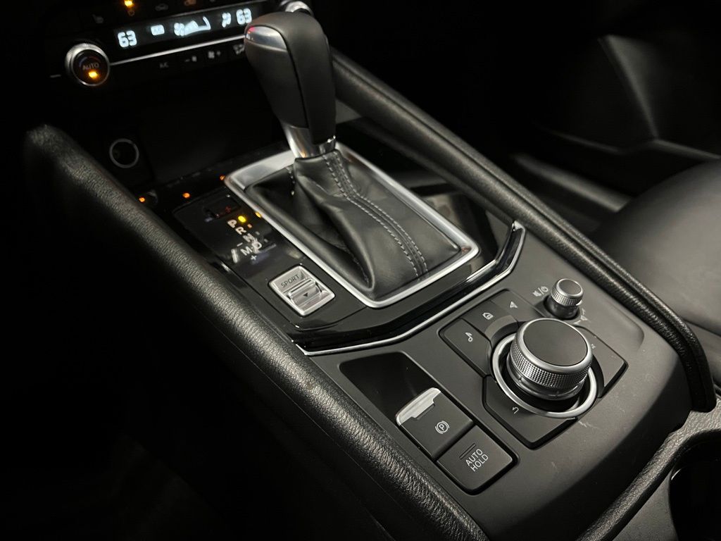 Vehicle image 22 of 38