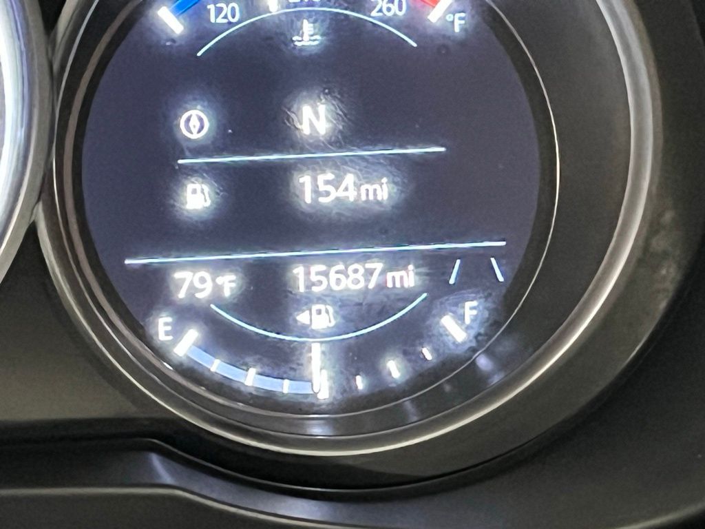 Vehicle image 18 of 38