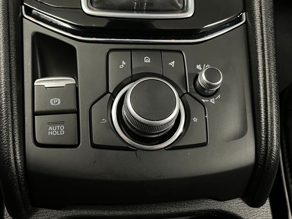 Vehicle image 30 of 38