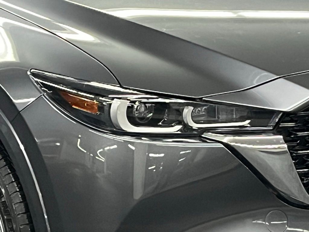 Vehicle image 27 of 38
