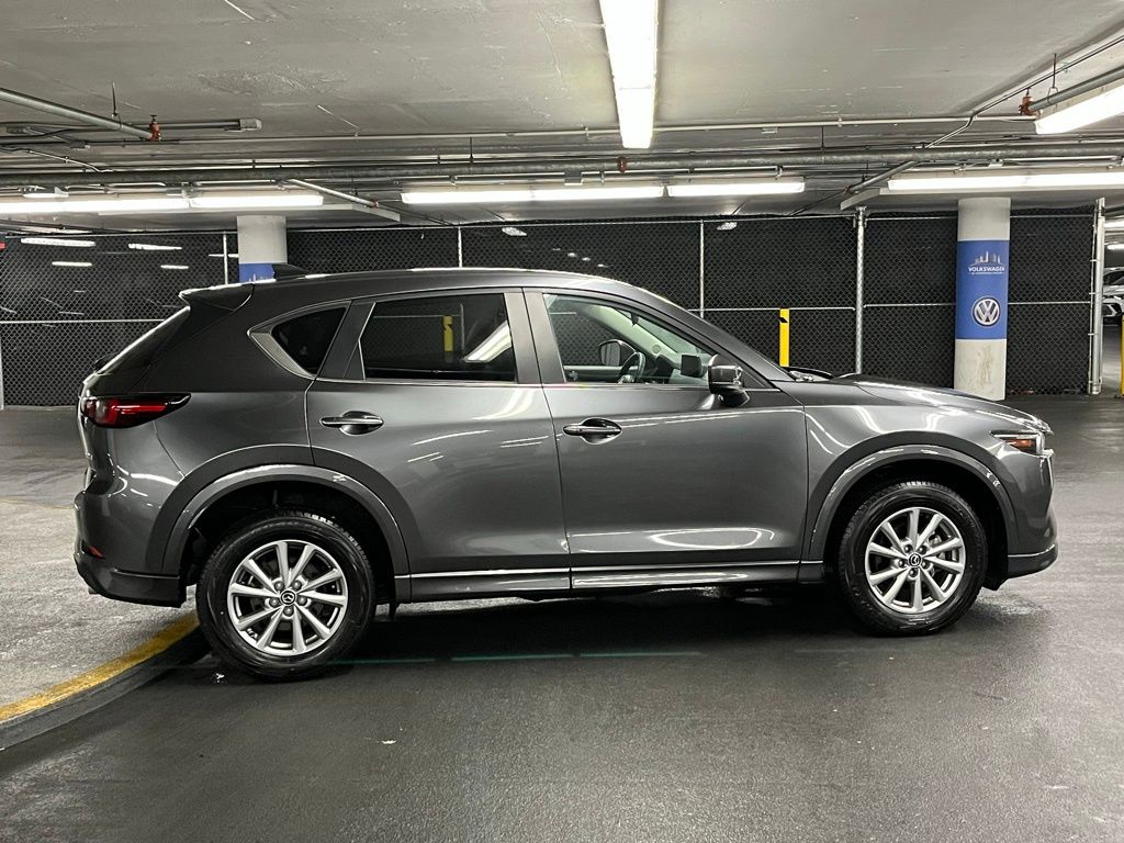 Vehicle image 6 of 38