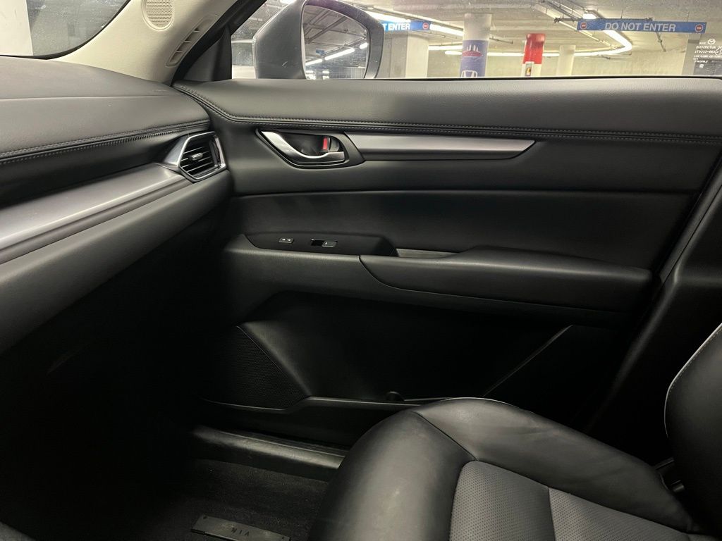Vehicle image 16 of 38