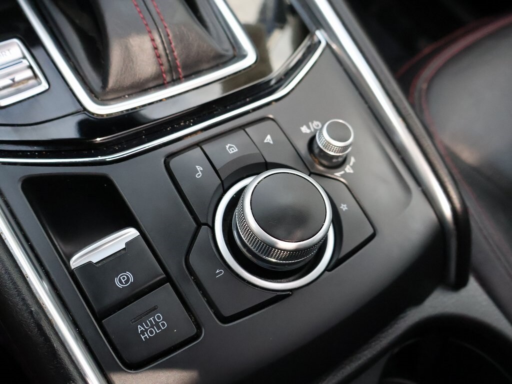 Vehicle image 39 of 42