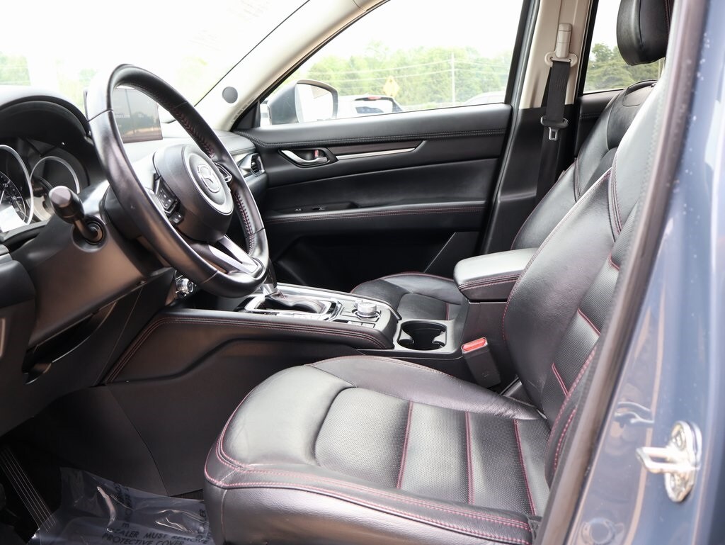 Vehicle image 24 of 42