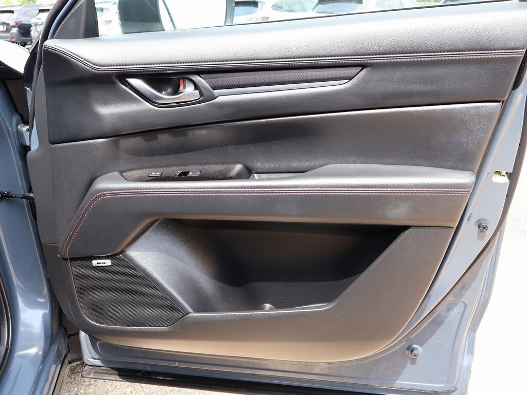 Vehicle image 9 of 42