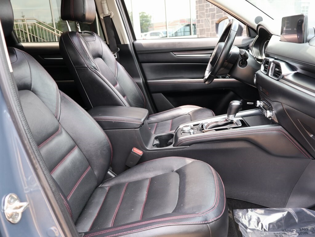 Vehicle image 10 of 42