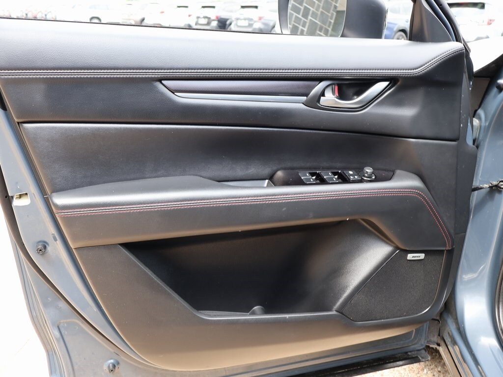 Vehicle image 22 of 42