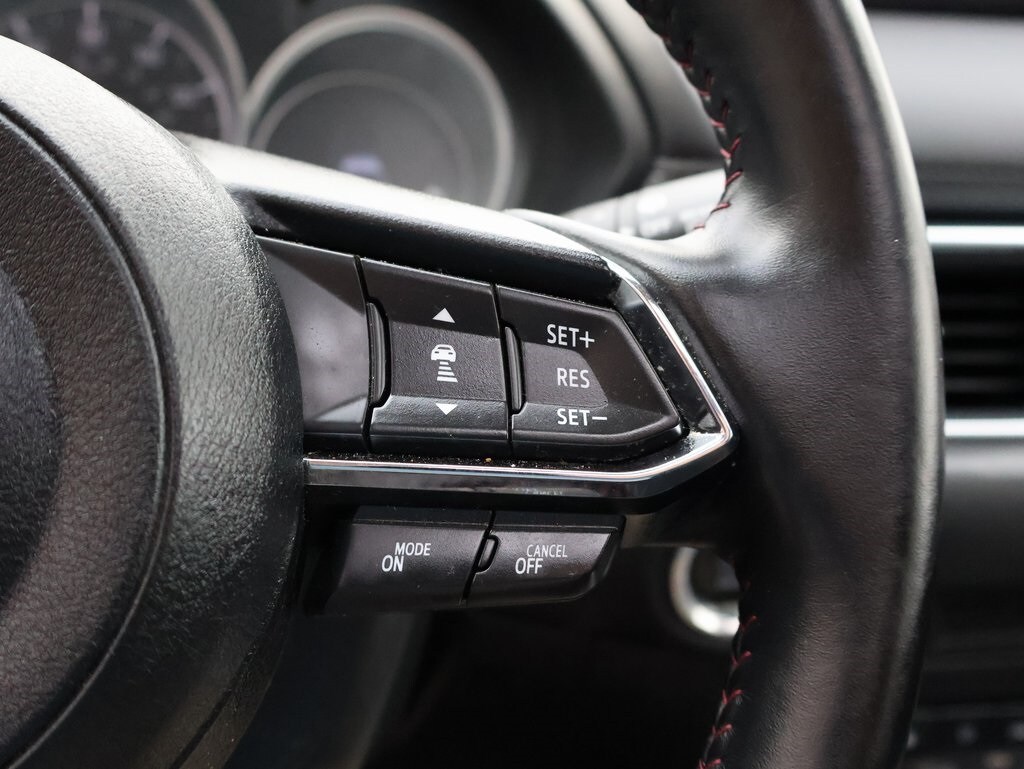 Vehicle image 30 of 42