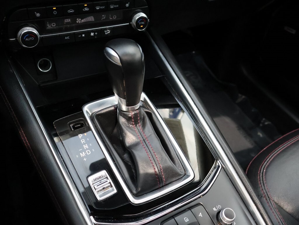 Vehicle image 40 of 42