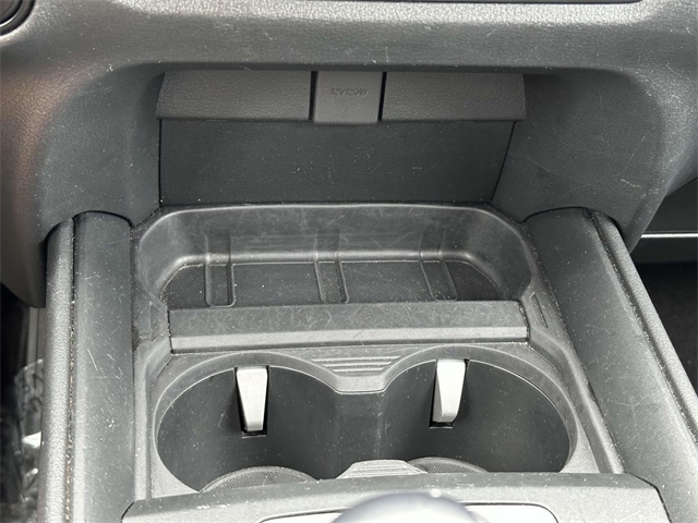 Vehicle image 23 of 26