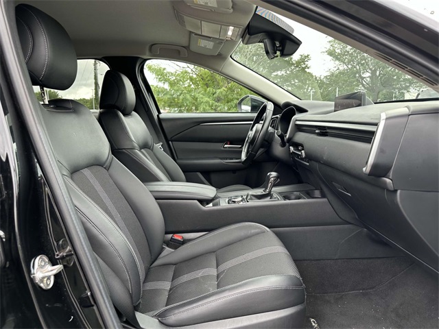 Vehicle image 11 of 26