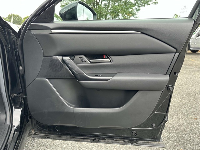 Vehicle image 21 of 26
