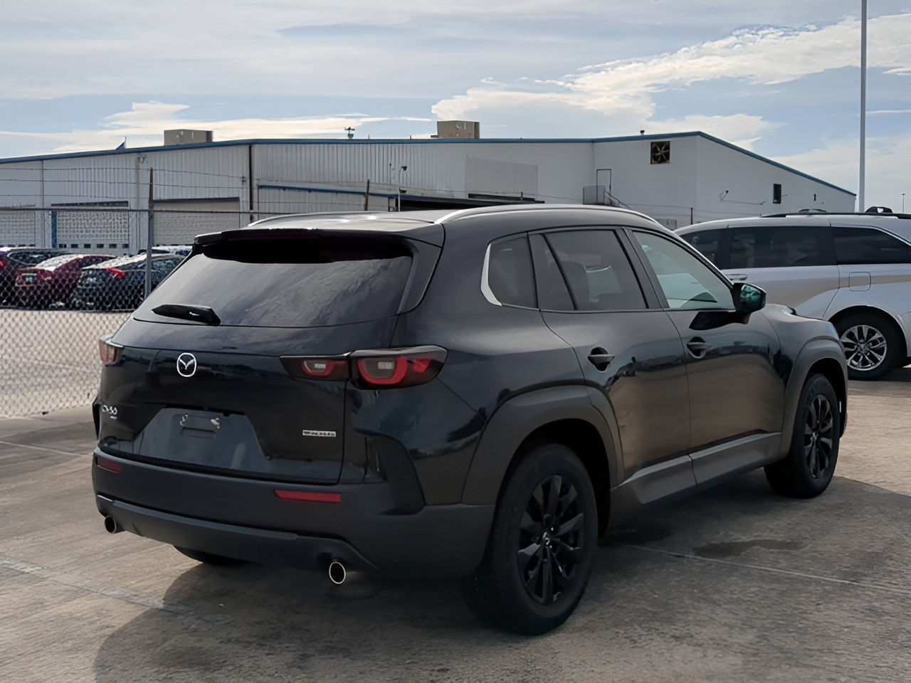 2024 Mazda CX-50 2.5 S Preferred Package Image 37 of 40
