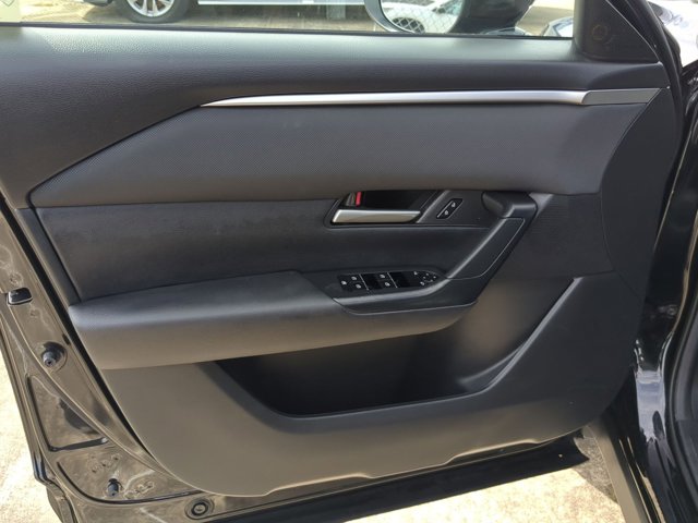 2024 Mazda CX-50 2.5 S Preferred Package Image 26 of 40