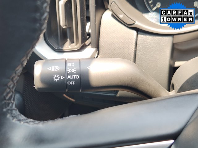 Vehicle image 26 of 30