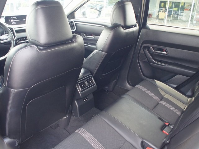 2024 Mazda CX-50 2.5 S Preferred Package Image 15 of 28