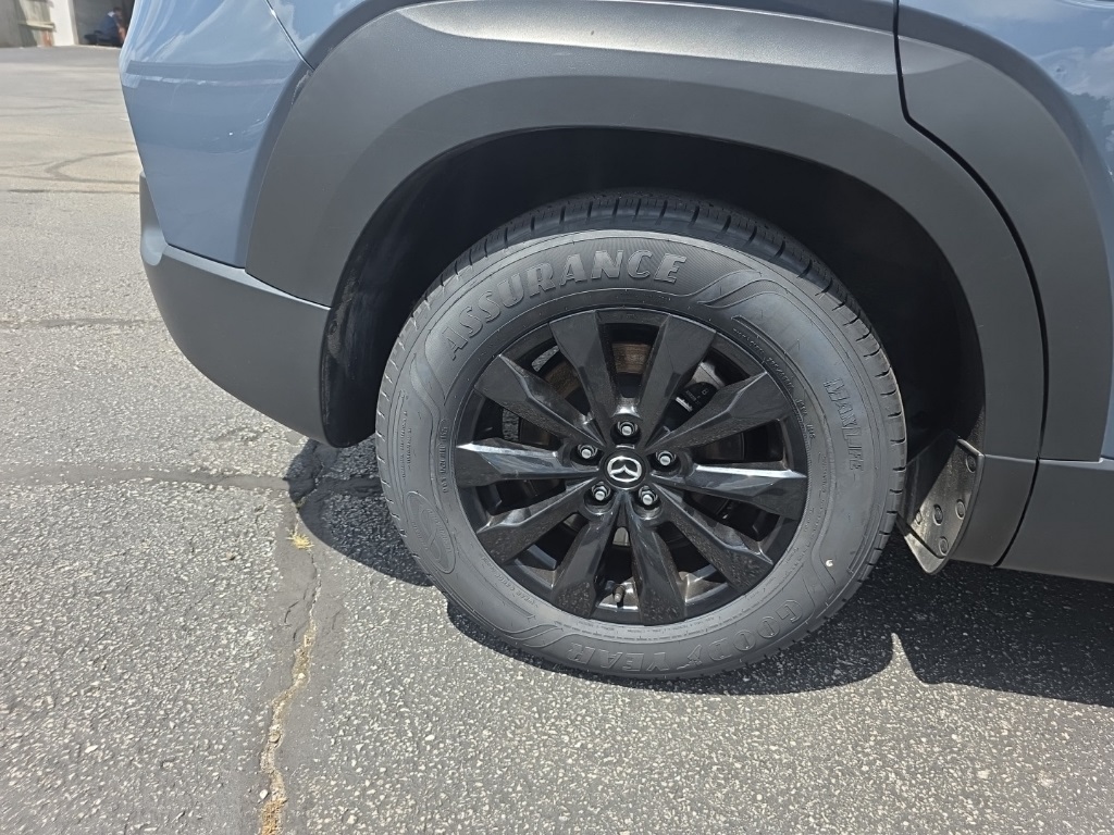 Vehicle image 11 of 28
