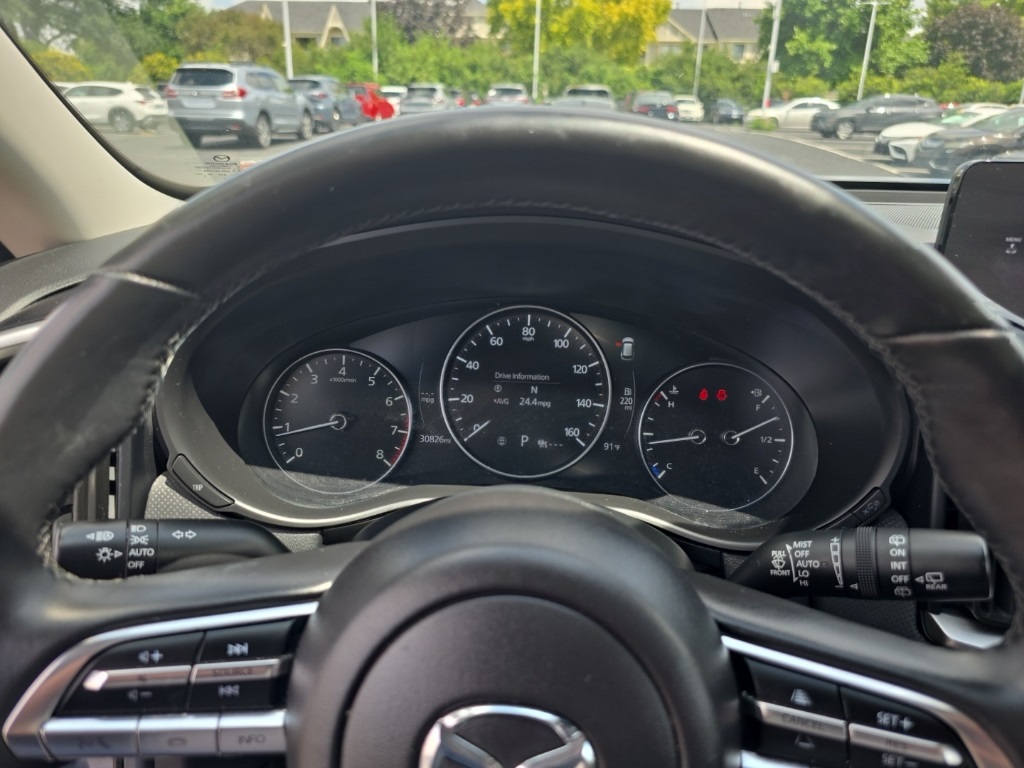 Vehicle image 27 of 28