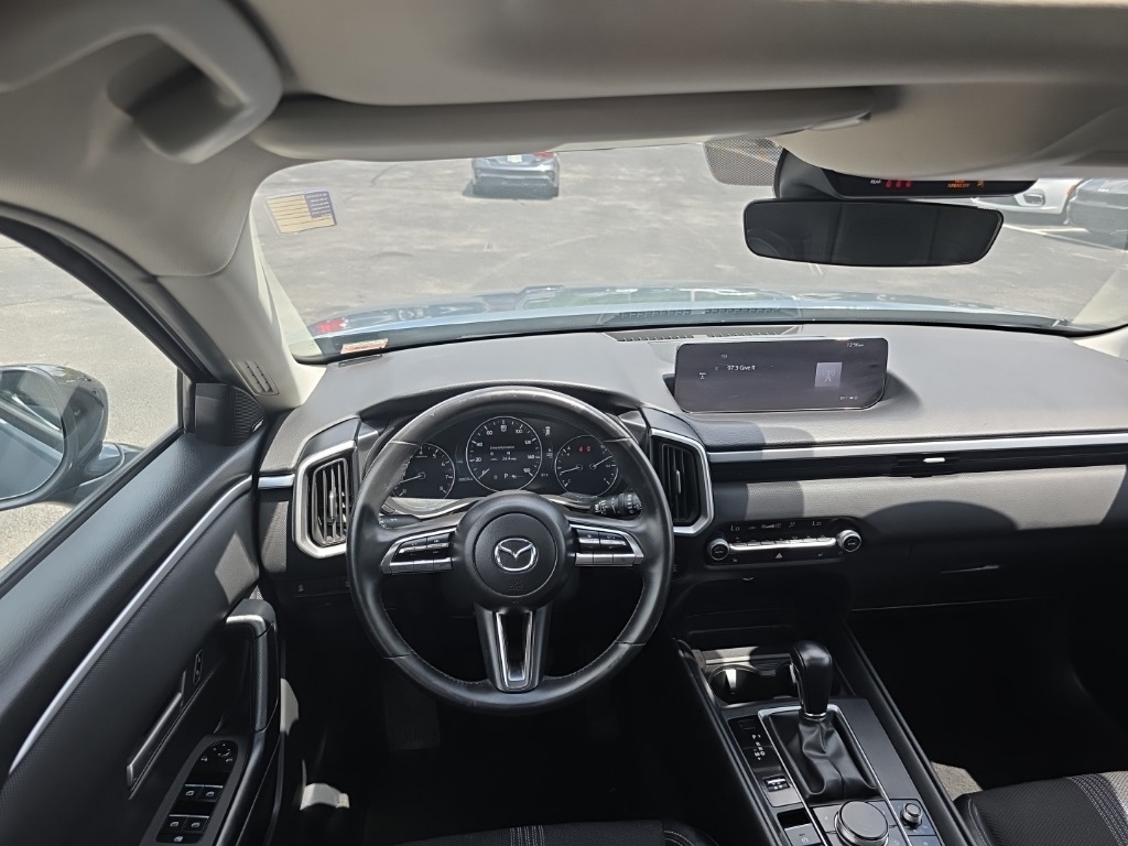 Vehicle image 17 of 28