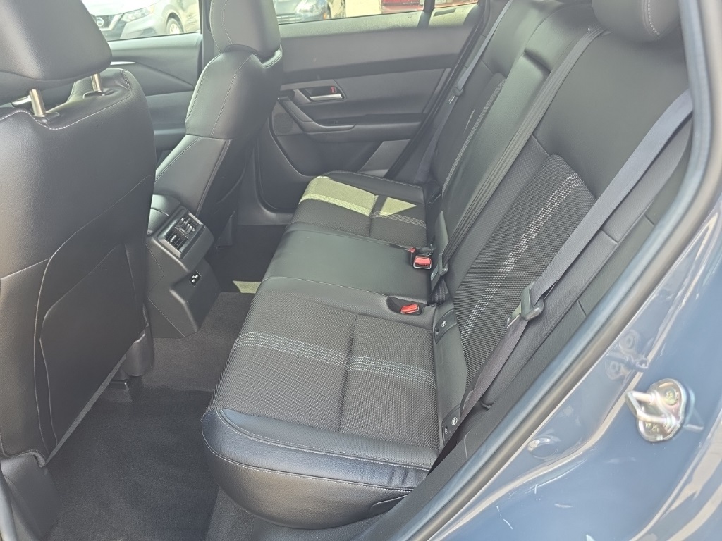 Vehicle image 15 of 28