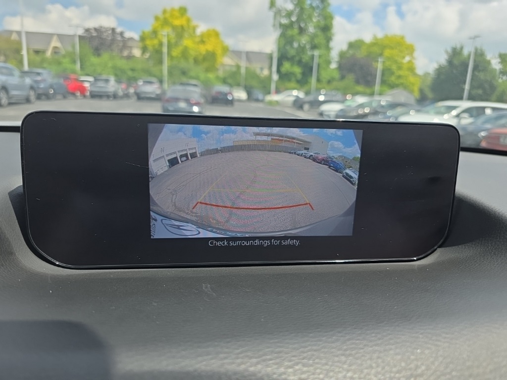 Vehicle image 25 of 28