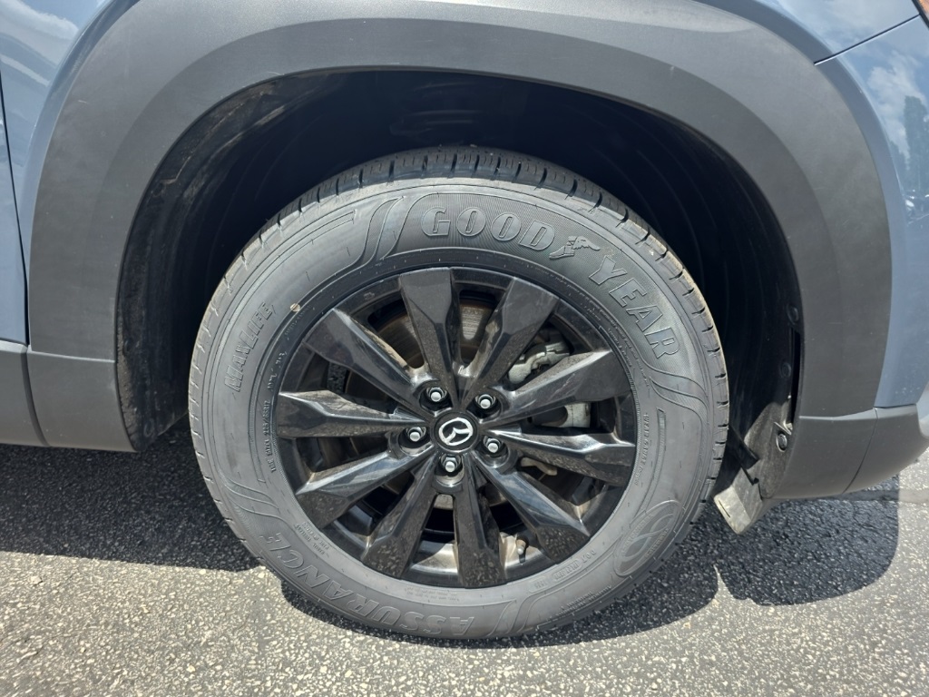 Vehicle image 10 of 28