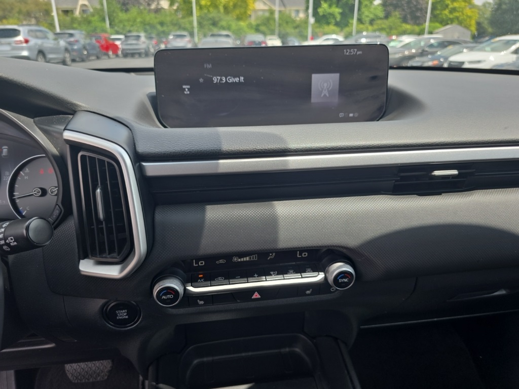 Vehicle image 18 of 28