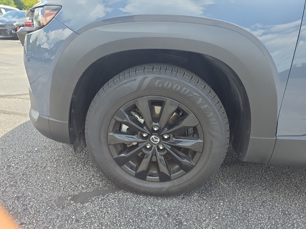 Vehicle image 12 of 28