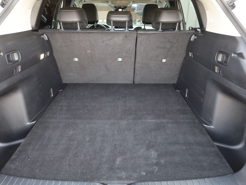 Vehicle image 25 of 40