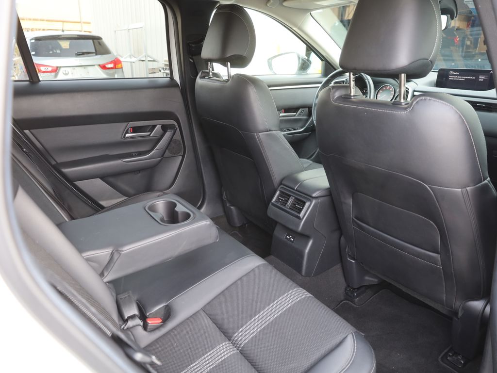 Vehicle image 22 of 40