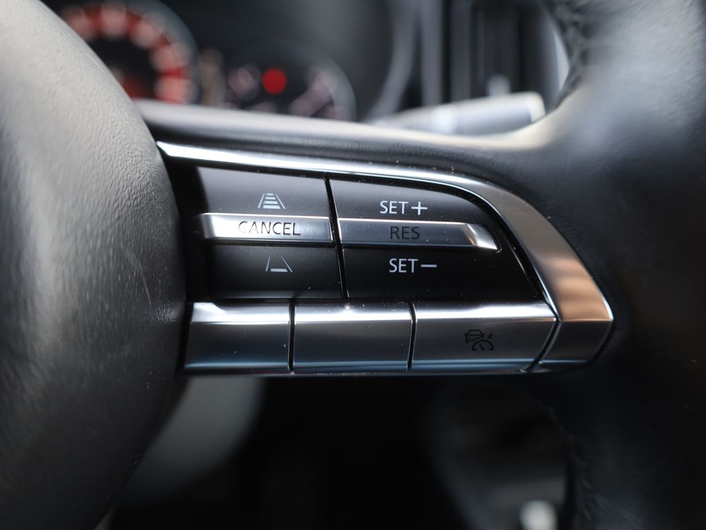 Vehicle image 39 of 40