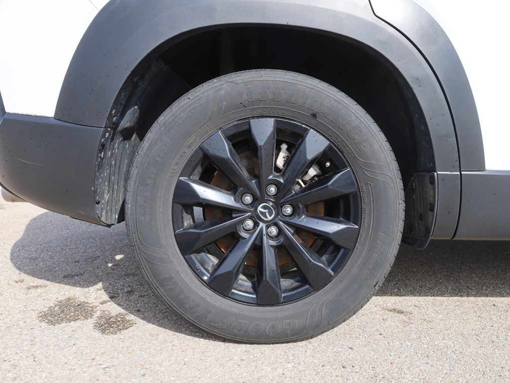 Vehicle image 19 of 40