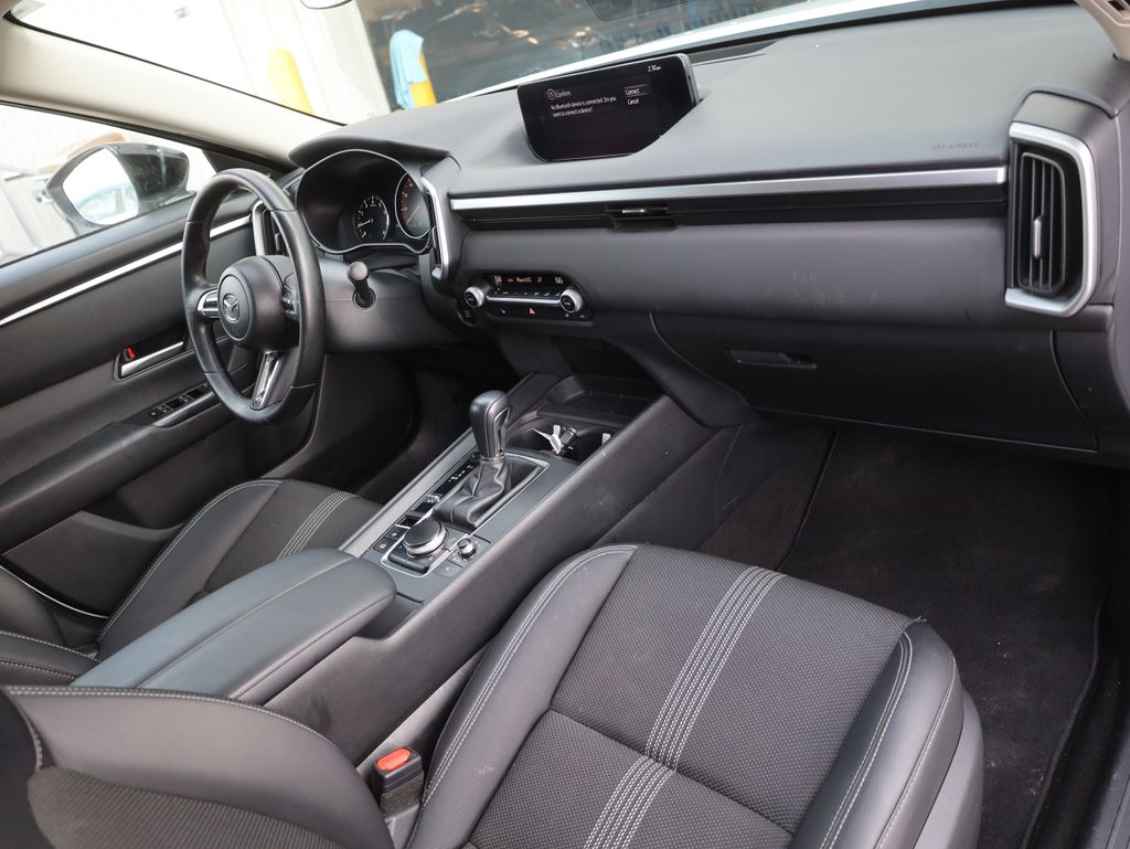 Vehicle image 20 of 40