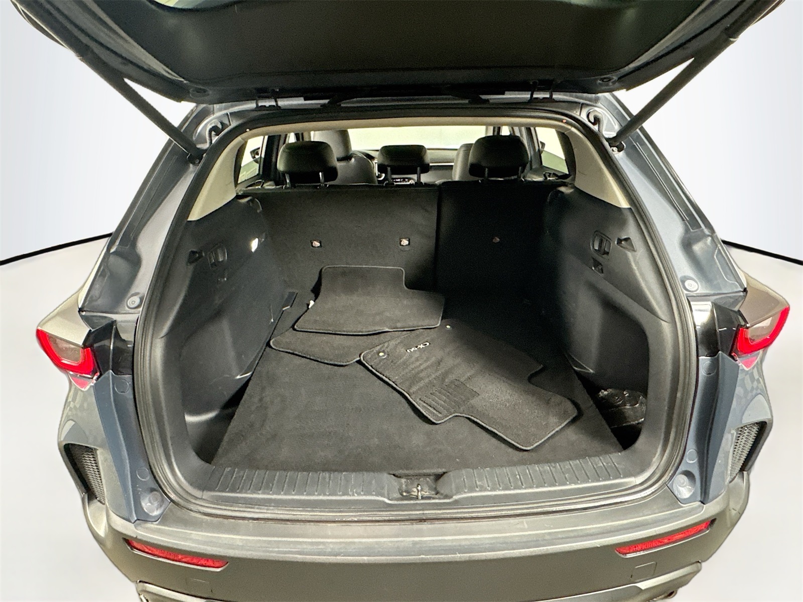 2024 Mazda CX-50 2.5 S Premium Package Image 11 of 22