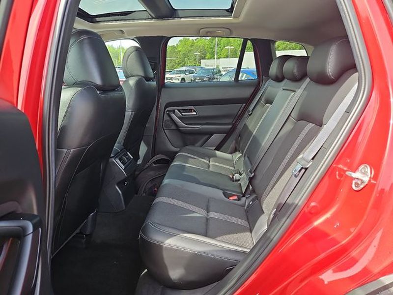 2024 Mazda CX-50 2.5 S Premium Package Image 11 of 30